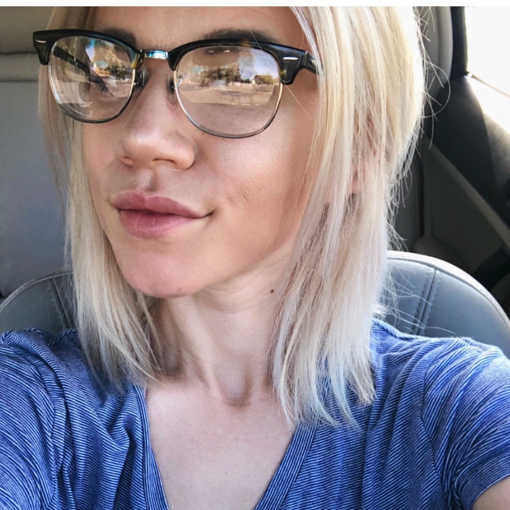 Meet your Posher, Laura